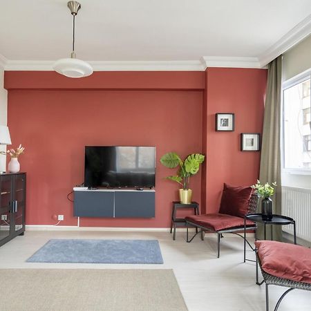 Modern Flat With Balcony On Bagdat Street Istambul Exterior foto