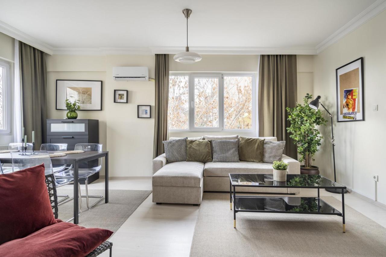 Modern Flat With Balcony On Bagdat Street Istambul Exterior foto
