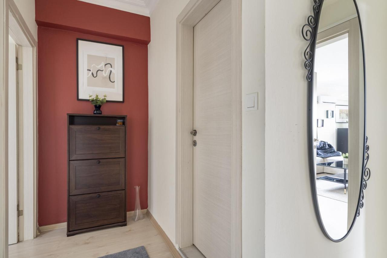 Modern Flat With Balcony On Bagdat Street Istambul Exterior foto