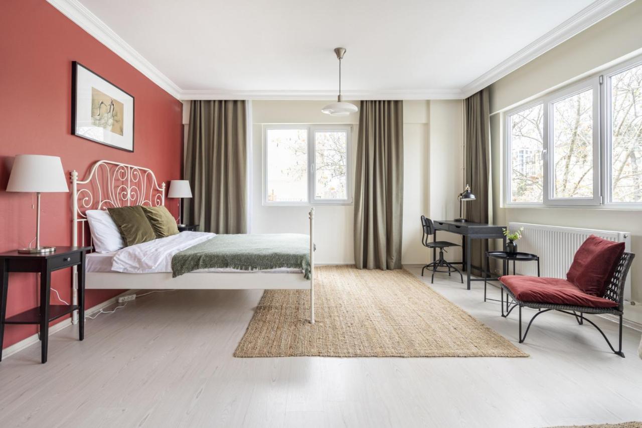 Modern Flat With Balcony On Bagdat Street Istambul Exterior foto